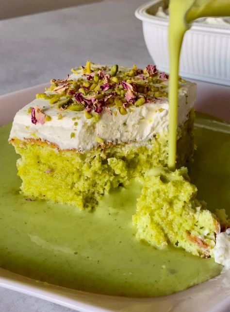 Tres Leches Cake Pistachio, Recipes With Self Raising Flour, Pistachio Milk Cake Recipe, Pistachio Tres Leches Cake Recipe, Green Cake Recipe, Best Pistachio Cake Recipe, Pistachio Milk Recipe, Pistachio Flour Recipes, Pistachio Tres Leches Cake