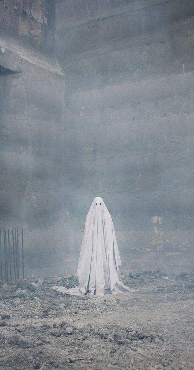 Sheet Ghosts, David Lowery, Ghost Trend, Ghost Aesthetic, Ghost Photo, Ghost Photoshoot, A Ghost Story, Casey Affleck, Sheet Ghost