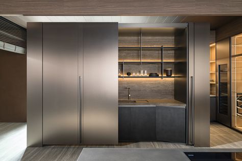 Sliding Door Mechanism, Closed Kitchen, Yabu Pushelberg, Design Club, Sleek Kitchen, Space Room, Kitchen Benches, Italian Kitchen, Modern Tropical