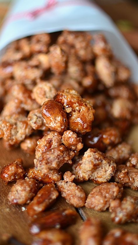 Roasted Almonds Recipe, Nut Dessert, Nut Butter Recipes, Flavored Nuts, Candied Almonds, German Christmas Markets, Nut Snacks, Nut Recipes, Roasted Nuts