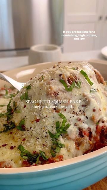 Nicole Keshishian Modic | KALEJUNKIE® on Instagram: "@kalejunkie SPAGHETTI SQUASH BAKE that happens to be a low carb, high protein, nourishing dish that the entire family will love, picky kids included. The baked spaghetti squash gets tossed with a hearty meat sauce and then topped with a bit of mozzarella and parmesan and then baked — creating a cheesy spaghetti squash bake/casserole that everyone will love. The best part? It makes great leftovers too :) I can’t wait for you to make this, be sure to tag me when you do so I can repost!⁣
⁣
Makes 8 servings⁣
2 medium spaghetti squash, cut lengthwise into 2” rings⁣
2 tsp olive oil ⁣
⁣
Meat sauce⁣
2 tb olive oil⁣
1 lb ground beef (80/20 or 90/10)⁣
1 small onion, finely diced⁣
1 bell pepper, finely diced⁣
4 cloves garlic, mashed⁣
1 tb italian s Spaghetti Squash Bake, Cheesy Spaghetti Squash, Squash Bake, Cheesy Spaghetti, Low Carb High Protein, Baked Spaghetti Squash, Picky Kids, Baked Casserole, Baked Spaghetti