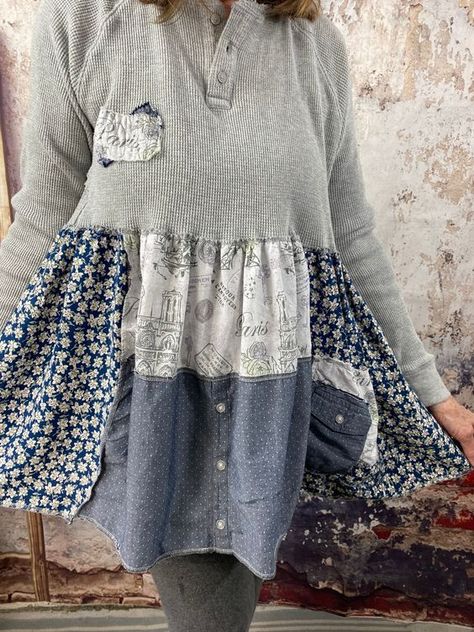 Distressed Outfit, Quilted Sweater, Clothing Upcycle, Altered Clothing, Shabby Chic Clothes, Upcycle Clothes Diy, Creative Clothes, Upcycle Sewing, Repurposed Clothing