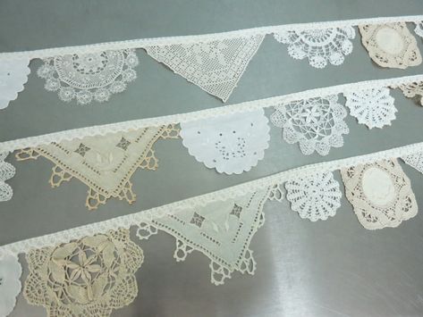 Doily Garland, Doily Bunting, Vintage Handkerchiefs Crafts, Handkerchief Crafts, Vintage Bunting, Cloth Banners, Wedding Bunting, Lace Crafts, Lace Doily