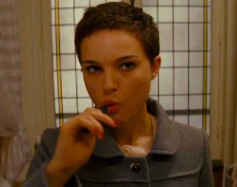 Natalie Portman Short Hair, Hotel Chevalier, Braided Bangs Hairstyles, Buzz Cut Women, Buzzed Hair, Colored Hair Tips, Crop Hair, Polished Hair, Very Short Haircuts