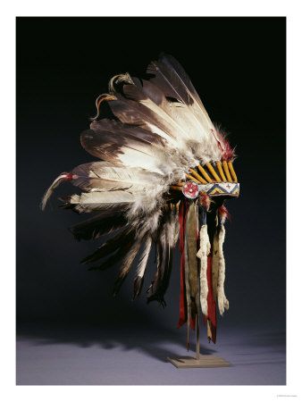 A Fine Sioux War Bonnet, Sewn with Twenty-Nine Eagle Feathers Native Headdress, Chief Headdress, Head Dresses, Native American Headdress, Eagle Feathers, Indian Headdress, Native American Artifacts, Indian Chief, Head Dress