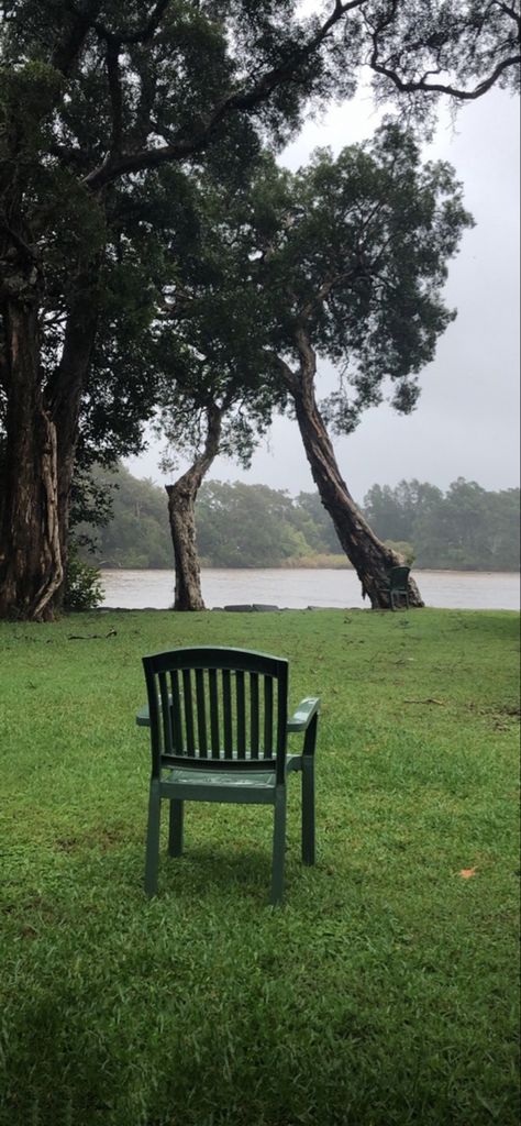 Vierre Cloud, Cloud Wallpaper, Green Chair, Aesthetic Iphone Wallpaper, Park Bench, Bench, Outdoor Furniture, In This Moment, Outdoor Decor