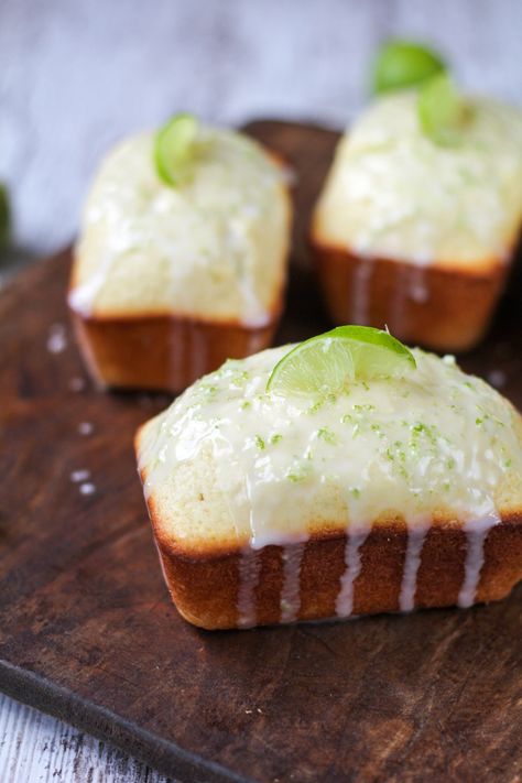 Grab And Go Bakery Items, Mini Sweet Bread Recipes, March Desserts, Loaf Desserts, Mini Loaf Pan Recipes, Mini Loaf Bread, Diy Mini Cake, Lime Loaf, Fast Food Hacks