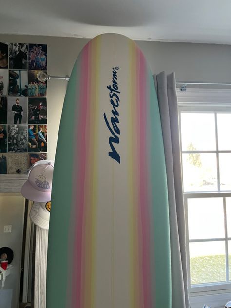 Cute Surfboard Designs, Preppy Surfboard, Cute Surfboards, Aesthetic Surfboard, Pink Surfboard, Surfboard Aesthetic, Painted Surfboard Ideas, Surfer Room Decor, Surfboards For Sale