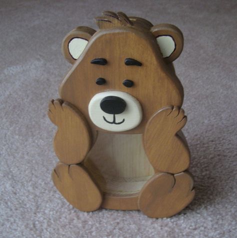 Teddy Bear Bank Woodworking Bed, Woodworking Basics, Woodworking Logo, Woodworking Box, Woodworking Toys, Woodworking Patterns, Woodworking Joints, Work Diy, Wood Working Gifts