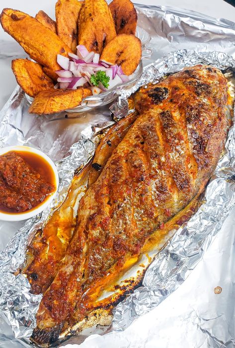 Croaker Fish Recipes, Grilled Fish In Foil, Croaker Fish, Grilled Walleye, Fish In Foil, Fried Whole Fish, Hosting Recipes, Soul Recipes, Red Snapper Recipes