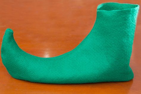 Elf Shoe Covers, Peter Pan Shoes, Diy Elf Costume, Whoville Costumes, Felt Elf, Elf The Musical, Elf Slippers, Elf Legs, Elf Shoes