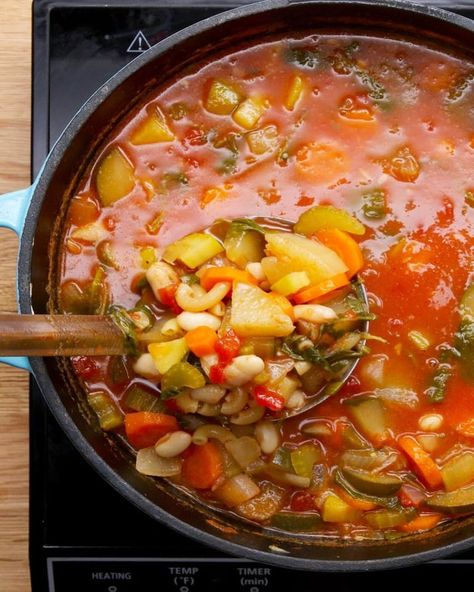 Healthy Summer Vegetable Minestrone Soup Vegetable Minestrone Soup, Summer Minestrone, Vegetable Minestrone, Sopa Minestrone, Minestrone Soup Recipe, Sweet Potato Gnocchi, Summer Vegetables, Soups Stews Chilis, Minestrone Soup