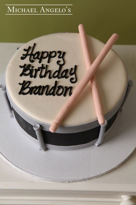 28 Birthday Cake, Drum Birthday Cakes, Musical Cakes, Guitar Cakes, Drum Birthday, 28th Birthday Cake, 28 Birthday, Musical Party, Music Themed Cakes