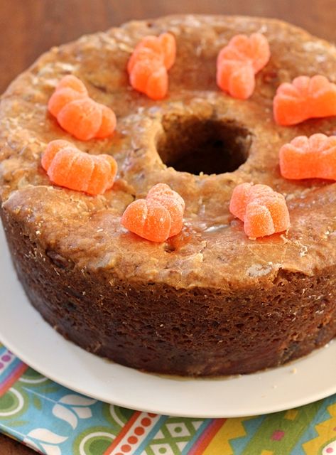 CLASSIC SOUTHERN ORANGE SLICE CAKE  A food blog featuring delicious, home cooked family recipes anyone can make. Orange Slice Cake Recipe, Orange Slice Candy, Orange Slice Cake, Slice Cake, Candy Fruit, Orange Candy, Fruitcake Recipes, Orange Slice, Classic Southern