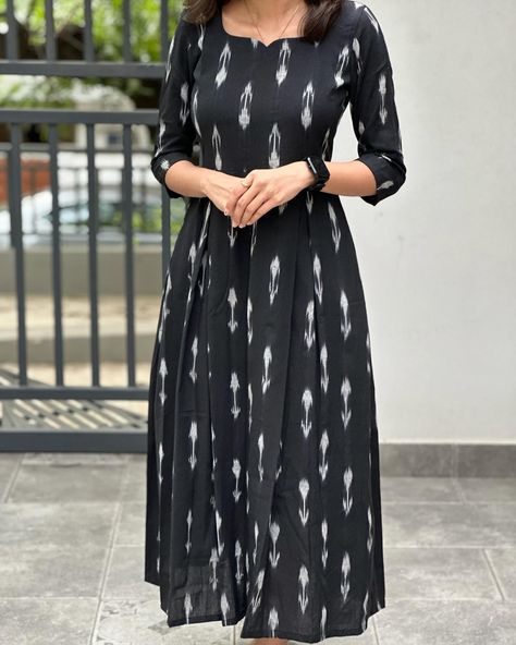 ❌SOLDOUT❌ E-971 Black Ikkat maxi with box pleat in 3/4th sleeves (without lining ) Sizes:XXS to XXL Mild soap handwash and steam ironing is recommended Dm for orders and price Colour may slightly vary due to lighting Model Size -Xs [kurti, festive, maxi, co ord, kurta sets, regular wear, casual wear, office wear, style, marriage] #kurti#casulakurti#dailywearkurti#smallbusiness#officewearkurti#officewearstyle#kurtisofeyal#festivekurtis#kurtidesign#kurtis #kurticollection#kurtifashion#k... Black Kurti Neck Design, Neck Models For Kurtis, Neck And Sleeves Designs For Kurtis, Ikkat Kurta Designs Latest, Cotton Kurta Designs, Ikkat Kurta Designs, A Line Cotton Dress, A Line Kurti Designs, Cotton Kurti Set