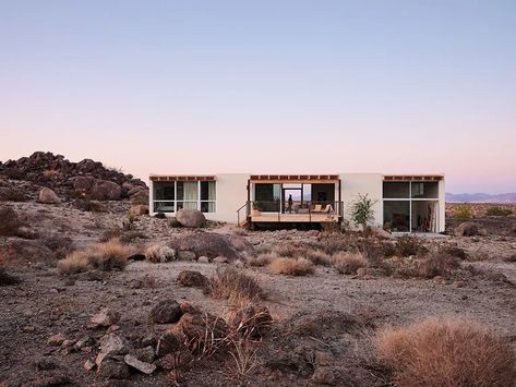 This Joshua Tree home is inspired by the desert's sublime beauty' | Wallpaper Saltwater Hot Tub, Boulder House, Secret House, Tiki Hut, Desert Homes, Community Park, Beauty Wallpaper, Conde Nast Traveler, Conde Nast