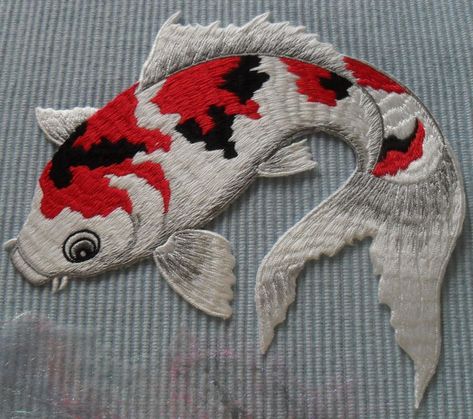 Koi Fish Embroidery, Embroidery Fish, Knitting Basics, Needlepoint Stitch, Flowers Embroidery, Thread Painting, Animal Embroidery, Bead Stitching, Hand Embroidery Art