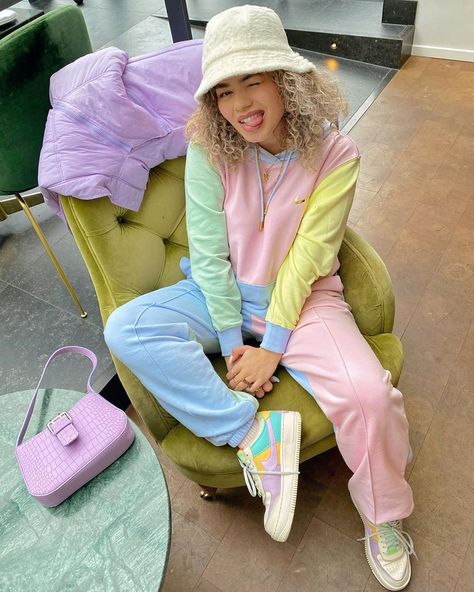 Back To The 90's, Outfits Pastel, Athleisure Trend, Pastel Fashion, فستان سهرة, Athleisure Fashion, Funky Fashion, Where To Shop, Your Girl