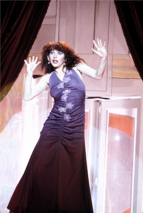 Kate Bush Babooshka, Queen Kate, Kate Bush, Pop Queen, Movie Fashion, Famous Celebrities, Female Artists, Style Icons, Diva