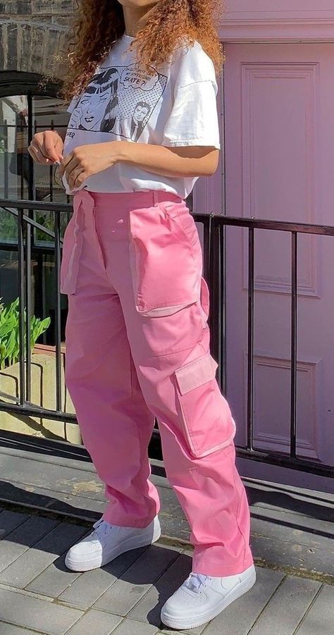 Pink Tomboy Outfit, Pink Tshirt Outfit, Outfit Ideas Cargo Pants, Code Dress, Baggy Pants Outfit, Africa Trip, Candy Pants, Barbie Outfits