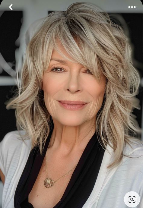 Haircuts For Medium Length Hair, Timeless Looks, Hairstyles For Women Over 60, Haircuts For Women Over 50, Layered Haircuts For Medium Hair, Gorgeous Hairstyles, Hairstyles And Haircuts, Haircuts For Medium Hair, Chic Hairstyles