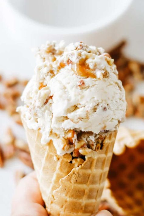 This Pralines and Cream Ice Cream is an easy, no churn recipe that is the perfect combo of salty and sweet with creamy vanilla ice cream, fresh homemade pecan pralines, and drizzles of caramel sauce. Pralines And Cream Ice Cream, Easy Ice Cream Recipe Homemade, Homemade Ice Cream Recipes Machine, Creamy Vanilla Ice Cream, Ice Cream No Churn, Pralines And Cream, Ice Cream Recipes Machine, Food Reference, Easy Ice Cream Recipe