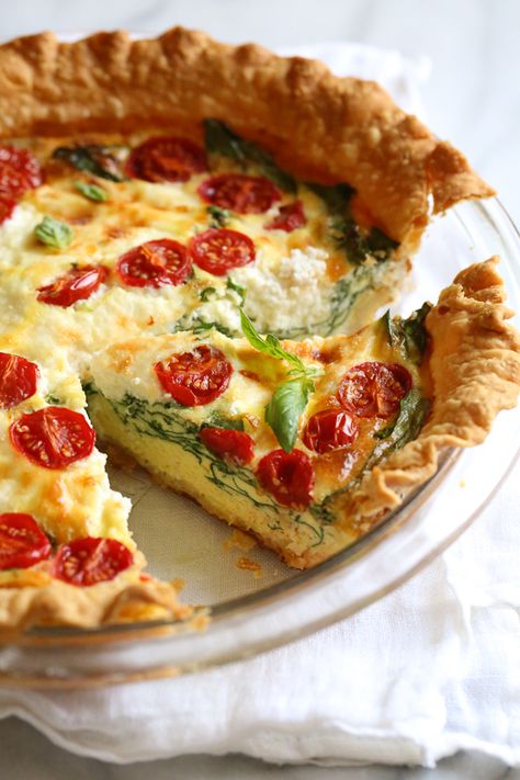 Spinach Ricotta Quiche, Herb Quiche, Ricotta Quiche, Basic Quiche Recipe, Vegetarian Quiche Recipes, Vegetarian Quiche, Quiche Recipes Easy, Spinach Ricotta, Quiche Recipe