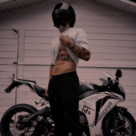 Pin by Mary-Ann Fedechko on естетика | Daddy aesthetic, Cute white boys, Biker photography Biker Aesthetic Male, Biker Guys, Guy Aesthetic, Motorcycle Guy, Hot Biker Guys, Biker Photography, Image Moto, Biker Photoshoot, Men Abs