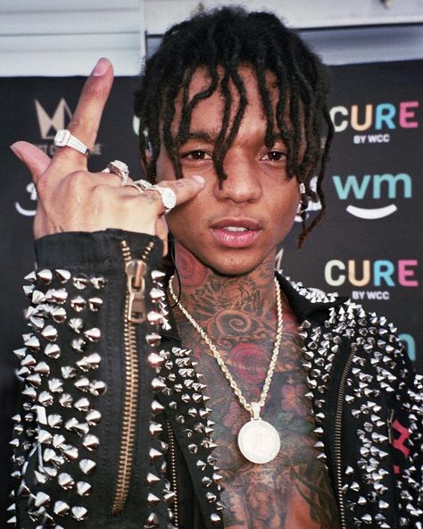 @dill35mm on Instagram: “Spike Lee  @swaelee (SWIPE FOR VIDEO) @slimjxmmi @jcures @raesremmurd @westcoastcure_ • #35mm #filmphotography #vhs #8mm #raesremmurd…” Rae Sremmurd, Spike Lee, Film Photography, Tattoos, On Instagram, Quick Saves, Instagram