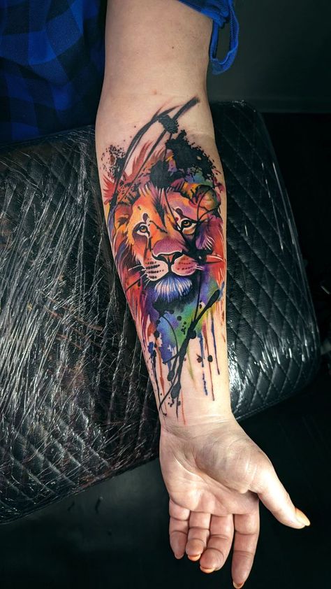 Lion Tattoos For Men, Colorful Lion Tattoo, Tattoo Men Ideas, Watercolour Tattoo Men, Tattoos Lion, Jaguar Tattoo, Colored Tattoo Design, Lion Tattoos, Mens Lion Tattoo