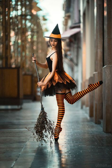 Witches Dance, Dance Photoshoot, Dance Photo Shoot, Halloween Dance, Halloween Photography, Female Pose Reference, Halloween Photoshoot, Witch Outfit, Halloween Photos