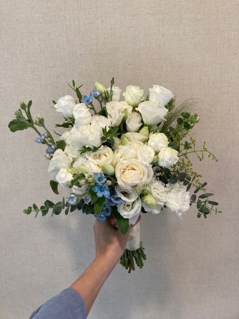 White eustoma, white rose, oxypetalum with fillers and eucalyptus leaves. Eustoma Wedding, White Eustoma, Eustoma Bouquet, Eustoma Flower, Boquette Flowers, Eucalyptus Leaves, White Rose, White Roses, Bridal Bouquet