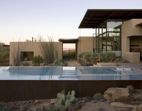 The Brown Residence / Lake|Flato Architects. The relationship of the hot tub to the pool. Ideas De Piscina, Lake Flato, Living Pool, Infinity Pools, Desert House, Modern Pools, Desert Homes, Swimming Pool Designs, Above Ground Pool