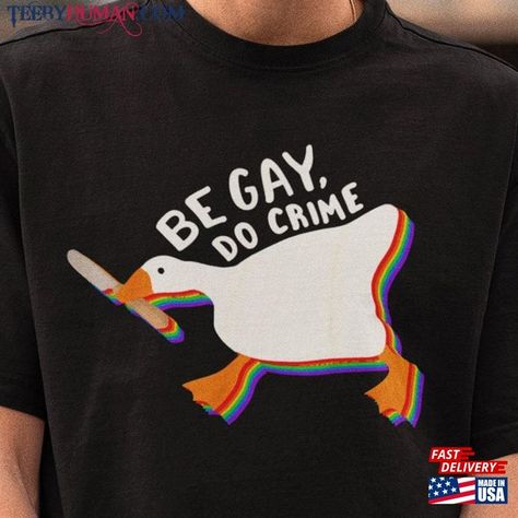 Funny Gay Shirts, Queer Shirt, Gay Shirts, Cult Movie, Gay Humor, Lgbt Art, Pride Outfit, Weird Shirts, Meme Tshirts