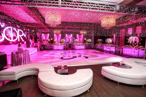 Celebrity Parties Aesthetic, Bat Mitzvah Party Themes, Bat Mitzvah Ideas, Bat Mitzvah Decorations, Pink Bat Mitzvah, Mansion Party, Curved Couch, Bnai Mitzvah, Bat Mitzvah Themes