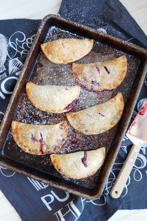 blackberry hand pies | The Baking Fairy Blackberry Hand Pies, Blackberry Dessert, Blackberry Pie, Hand Pie Recipes, Blackberry Recipes, Fried Pies, Pie Pops, Hand Pie, Hand Pies