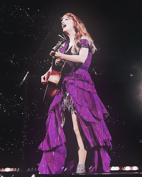 Suprise Song Dress, Taylor Swift Purple Outfit, Dark Purple Dresses, Purple Fits, Taylor Swift Speak Now, Taylor Swift Fan Club, Taylor Swift Fearless, Taylor Swift Tour Outfits, Swift Tour