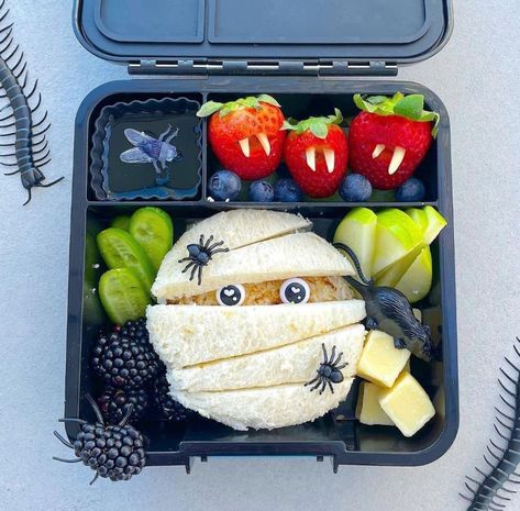 Halloween Packed Lunch, Halloween Theme Lunch For Kids, Halloween School Lunch Ideas, Lunch Halloween For Kids, Halloween Lunch Ideas For Kids School, Halloween Lunchbox Ideas, Halloween Themed Lunch, Halloween School Lunch, Halloween Kids Lunch