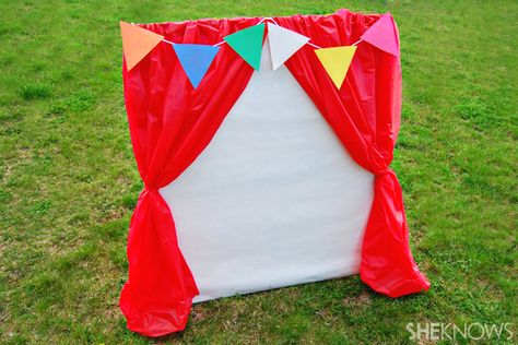 Create an outdoor kids’ carnival with cardboard boxes – SheKnows Diy Carnival Photo Booth, Diy Carnival Entrance, Carnival Photo Booth Backdrop, Carnival Photobooth Backdrop, Diy Carnival Tent Big Top, Backyard Carnival, Diy Carnival Games, Carnival Booths, Carnival Tickets