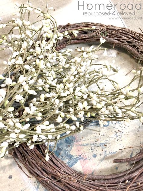 Supplies needed to create your own pip berry wreath from thrift store finds Pip Berry Wreath, Pip Berry Garland, Diy Spring Crafts, All Season Wreath, Fairy Jars, Berry Garland, Diy Fall Wreath, Burlap Christmas, Berry Wreath