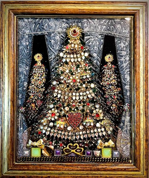 CHRISTMAS TREE, FRAMED JEWELRY ONE OF A KIND ART, HOME DECOR, UNIQUE GIFT | eBay Boho Dinnerware, Button Art On Canvas, Jewelry Trees, Vintage Style Wall Decor, Tree Curtains, Old Jewelry Crafts, Jeweled Christmas Trees, Framed Jewelry, Jewelry Frames