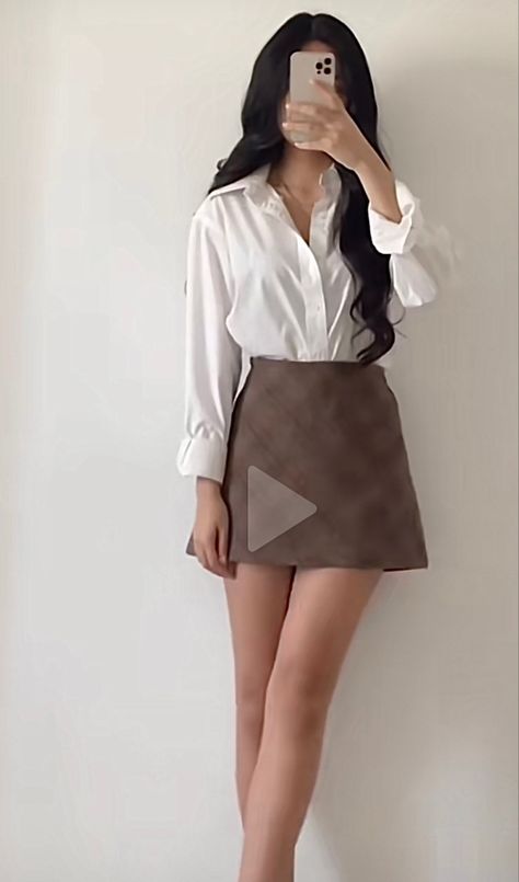 Brown Skirt White Top Outfit, White Shirt Brown Skirt, White Sando Top Outfit, Brown Short Skirt Outfit, Short Brown Skirt Outfit, Skirt And Crewneck Outfit, Brown Skirt Outfit Ideas, White Polo Outfit, Korean Skirt Outfits