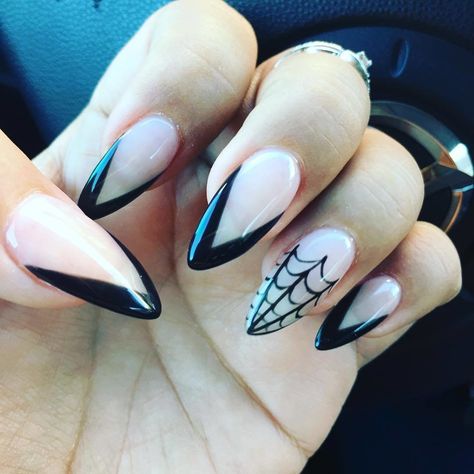 CafeMom.com : And just look at these perfectly detailed spider web claws — as Morticia would say, "Black is such a happy color!" : 13 mysterious and spooky Morticia Addams nail art ideas Addams Nails, Holloween Nails, Morticia Addams, Goth Nails, Nail Fungus, Nail Art Ideas, Dream Nails, Accent Nails, Black Nails