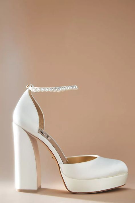 Simple White Heels Wedding, White Wedding Shoes Brides Heels Elegant, Bridal Platform Shoes, Thick Heel Wedding Shoes, Strappy Wedding Heels, Wedding Chunky Heels, Wedding Day Heels, Chunky Bridal Heels, Fancy White Shoes