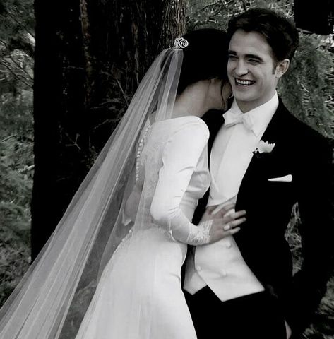 Twilight Core, Twilight Wedding, Vampire Twilight, Twilight Funny, Twilight Photos, Twilight Film, Edward Bella, Twilight Pictures, Twilight Movie