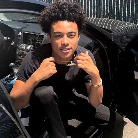 Luh Kel ©️ (@lifewluhkel) • Instagram photos and videos Luh Kel, Mixed Boys, Mark Adams, Lil Mosey, Lightskinned Boys, Guy Fits, Pre Party, Boys With Curly Hair