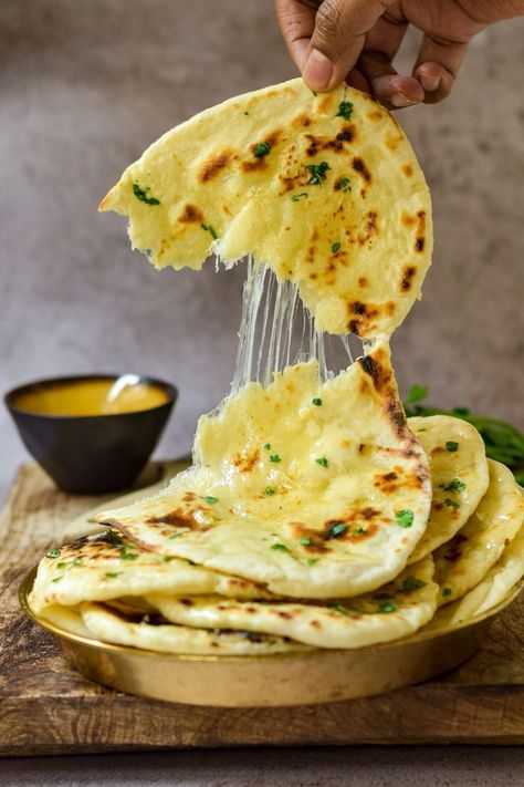 Cheesy Garlic Naan Bread Cheesy Garlic Naan, Garlic Naan Bread, Naan Bread Recipe, Cheese Naan, Recipes With Naan Bread, Garlic Naan, Naan Recipe, Garlic Cheese, Naan Bread