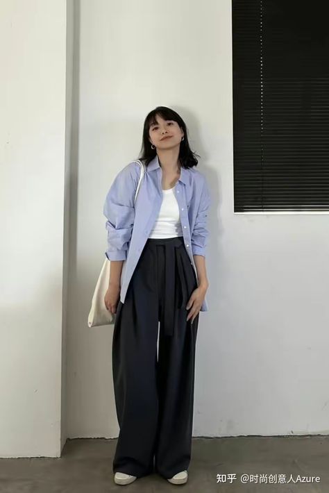 Minimal Women Outfit, Outfit Korean Street Styles, Korean Casual Outfits Women, Japan Style Outfits Casual, School Outfits Korean Style, Korean Work Outfit, Casual Korean Outfits, Korean Office Outfit, Minimal Casual Outfit