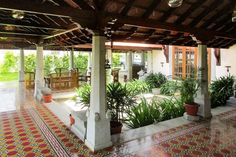 Courtyard Design With Indoor Plants Ideas Servant Quarters, Courtyard Kitchen, Small House Design Kerala, Chettinad House, Kerala Traditional House, Cross Ventilation, Kerala Architecture, Bring Nature Indoors, Courtyard House Plans