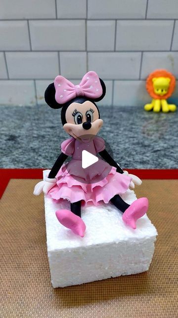 Fondant Mouse Tutorial, Minnie Mouse Fondant, Minnie Mouse Fondant Tutorial, Minnie Fondant Tutorial, Cake Figurines Fondant Figures, 3d Minnie Mouse Cake, Mickey Mouse Cake Topper, Minnie Mouse Cake Without Fondant, Minnie Mouse Cake Topper